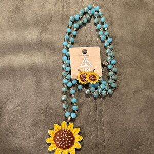 Tipi Sunflower Pendant Necklace with Earrings - Blue and Yellow